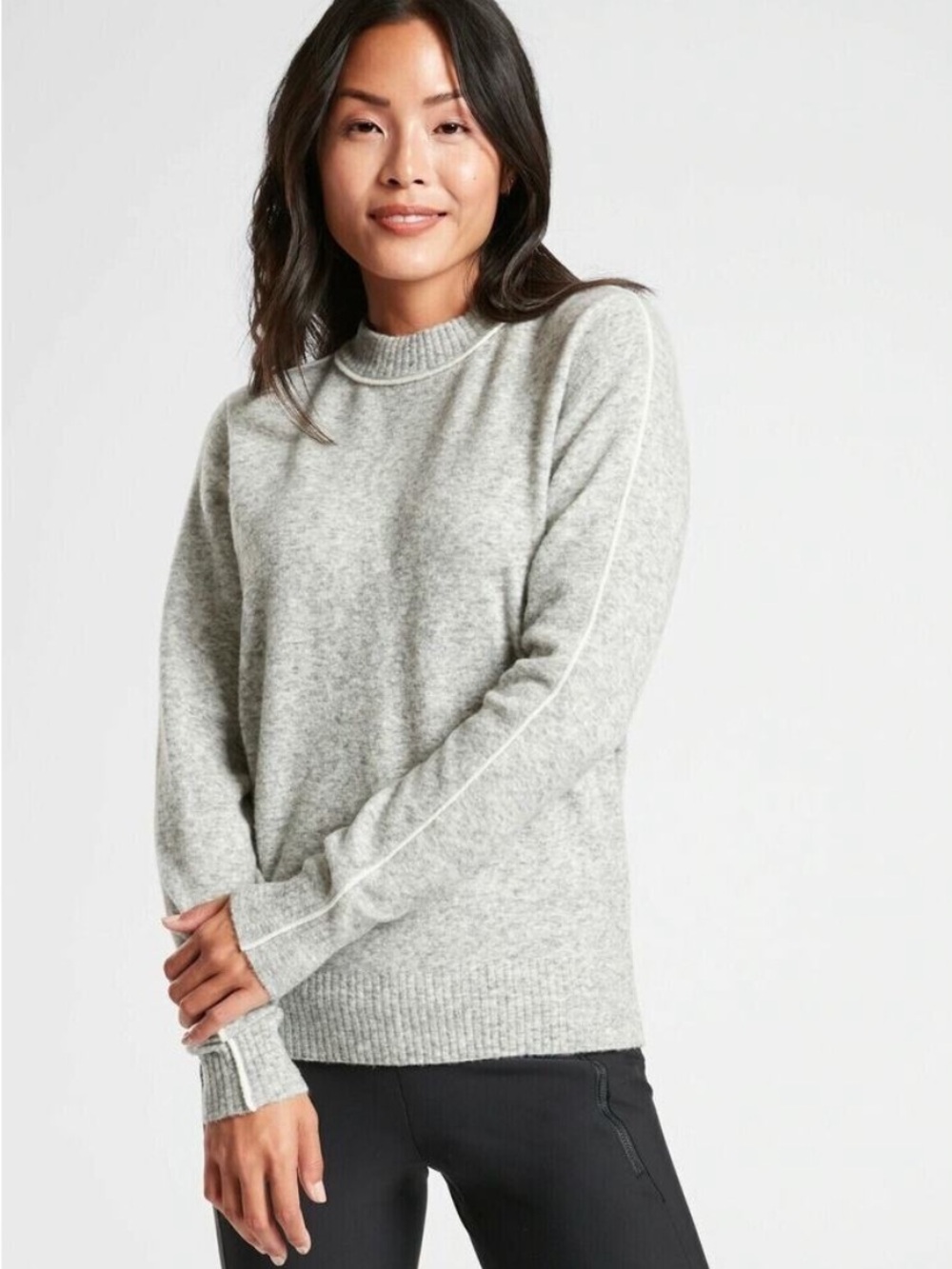 Athleta Extra fine merino wool sweater Gray Crewneck contrast sleeve Stitch